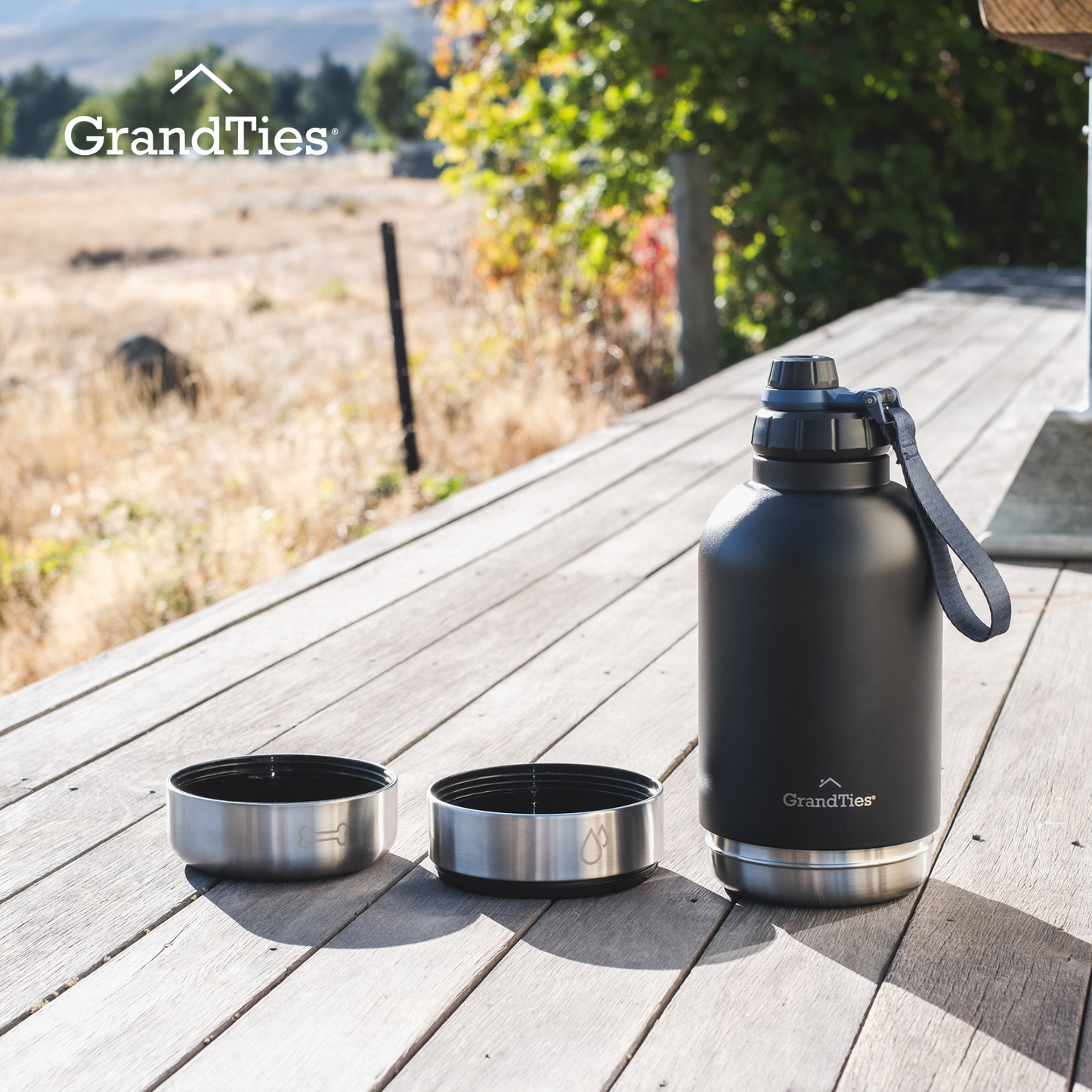 Insulated Stainless Steel Water Bottle with Two Detachable Bowls for Dogs and Pets| 32oz/950ml - GrandTies