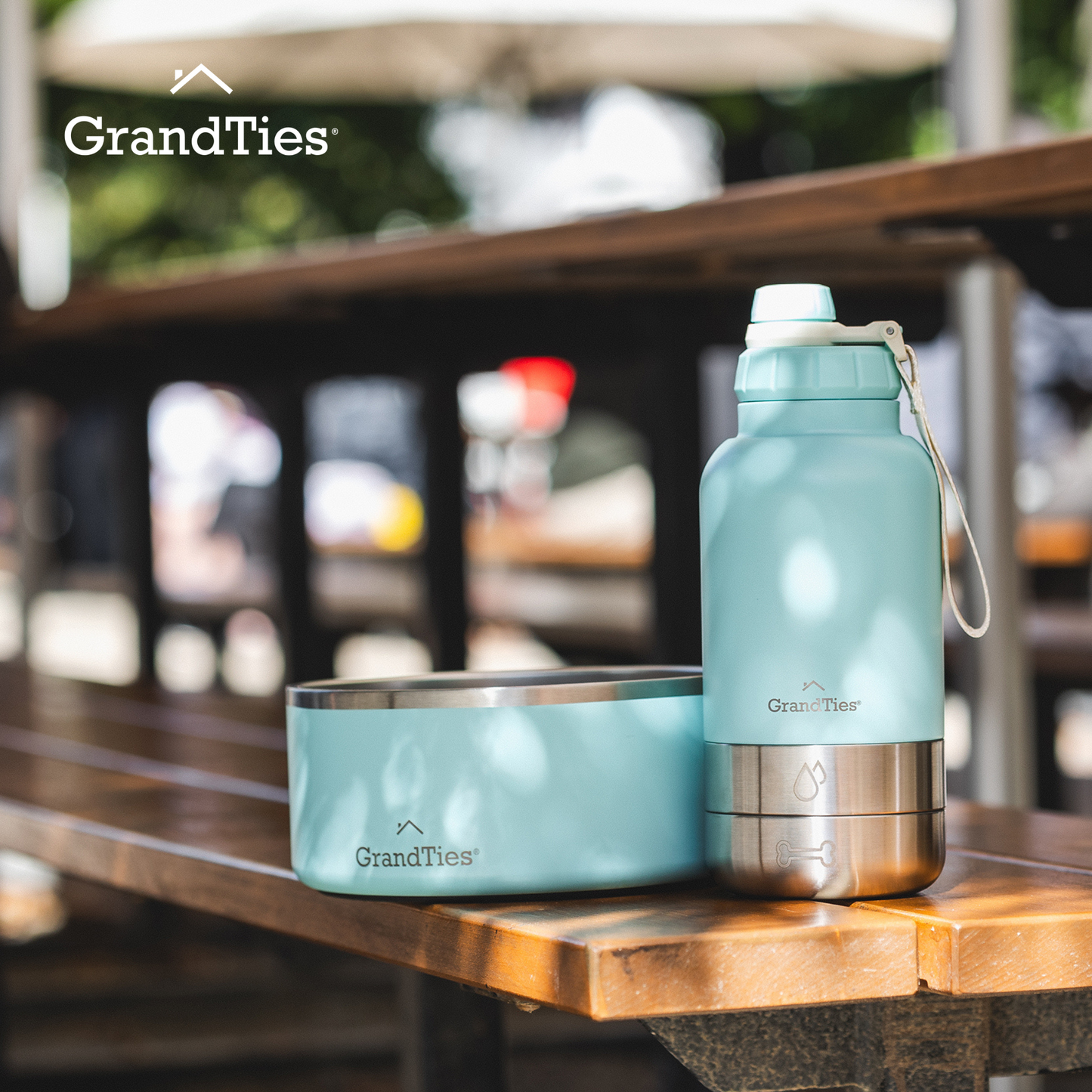 Insulated Stainless Steel Water Bottle with Two Detachable Bowls for Dogs and Pets| 32oz/950ml - GrandTies
