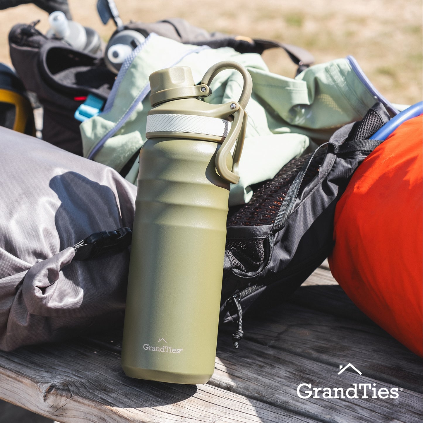 Insulated Travel Water Bottle with Two Handle Lids | 24oz/709ml - Olive Green - Grandties