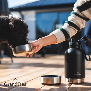 Insulated Stainless Steel Water Bottle with Two Detachable Bowls for Dogs and Pets| 64oz/1890ml - GrandTies