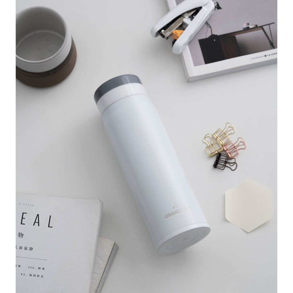 Insulated and Lightweight Bottle with Strainer 20oz/600ml - His & Hers Collection - Snowy White - GrandTies